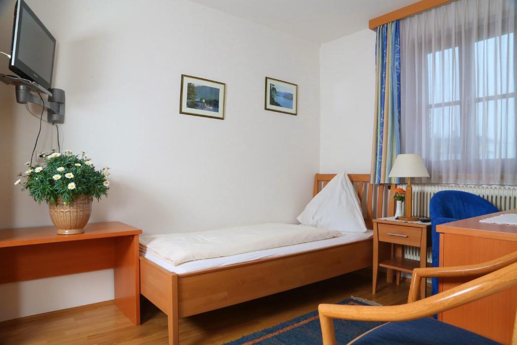 Gasthof Engelhof Gmunden Oda fotoğraf