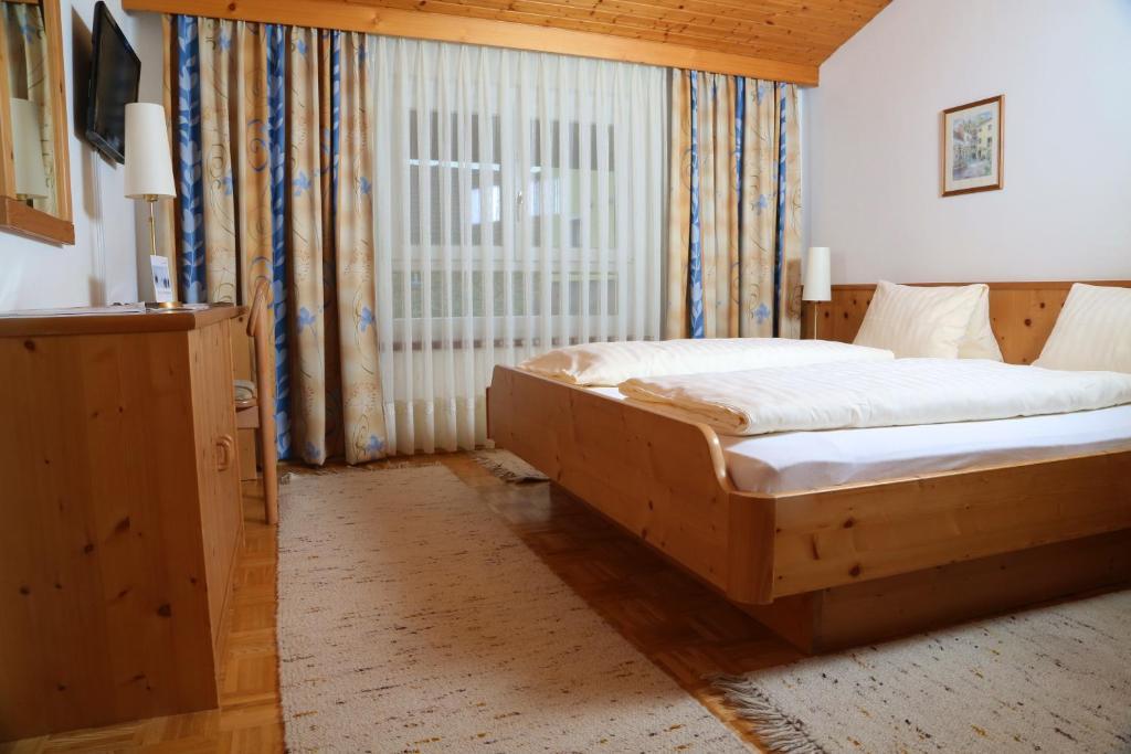 Gasthof Engelhof Gmunden Oda fotoğraf